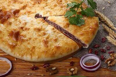 С фасолью, грецким орехом и кинзой