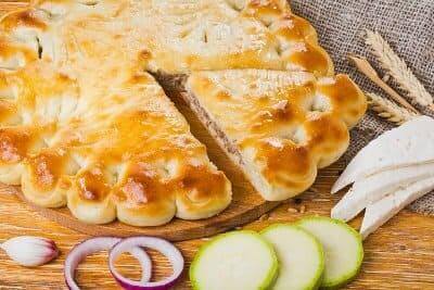 С говядиной, кабачками и сыром
